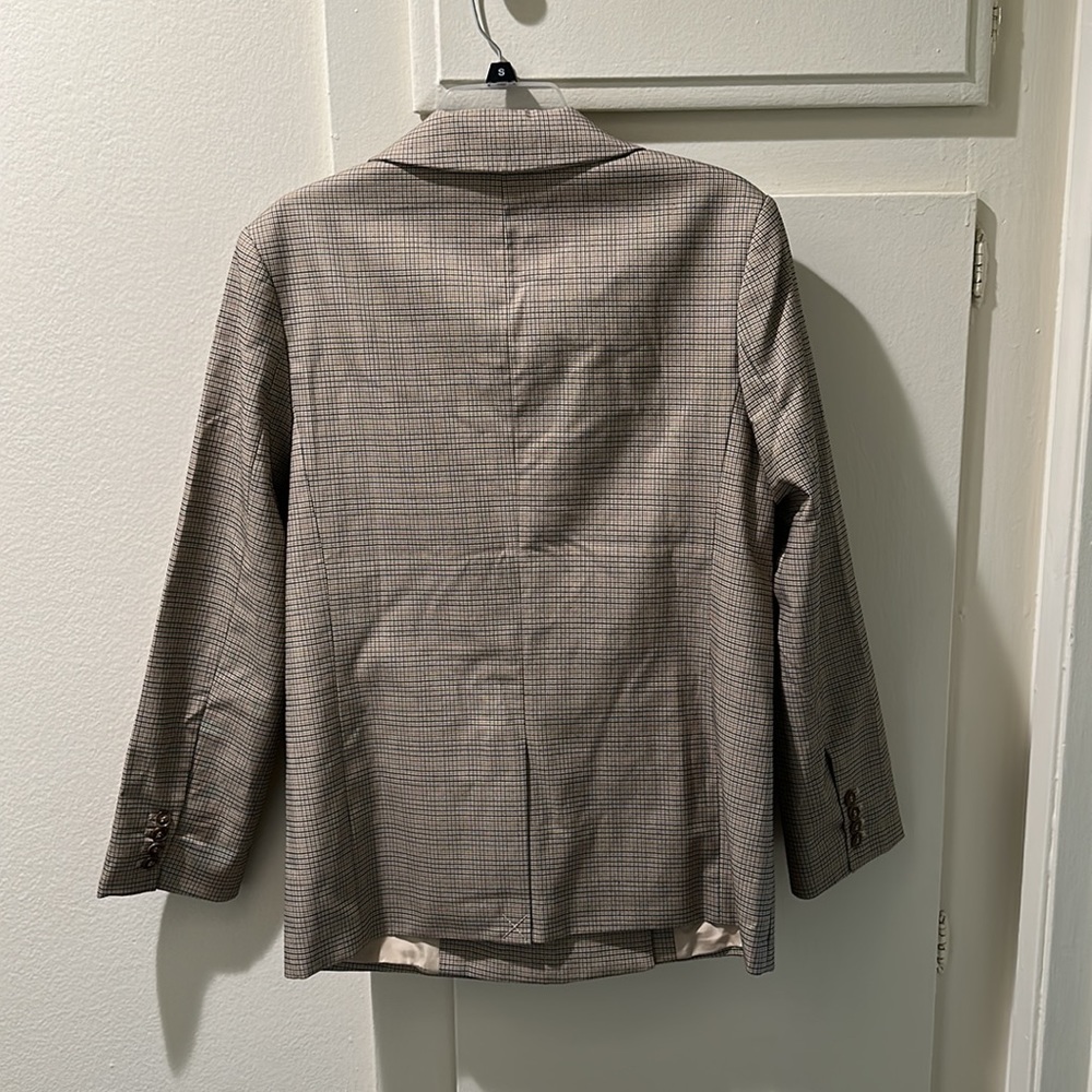 Blazer - Picture 4 of 5